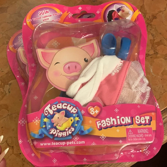 Toy Teck Teacup Piggies Talking Pig & 2 Fashion sets Outfits NEW - Picture 3 of 5